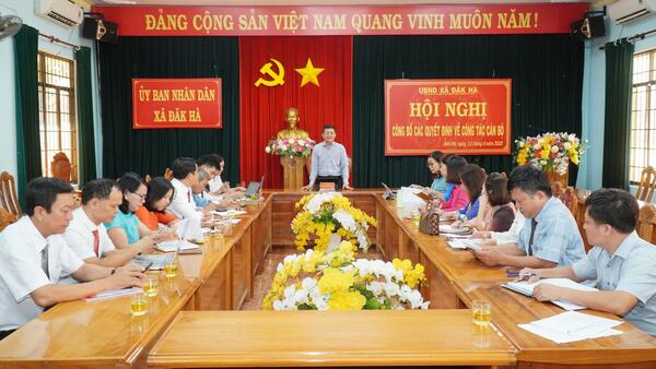 UBND xã Đăk Hà làm việc với các đơn vị trường chuẩn bị cho năm học mới 2025-2026